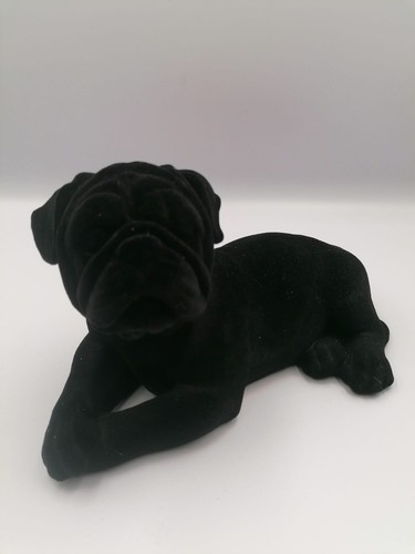 Figur mops liegend schwarzer - liegend,