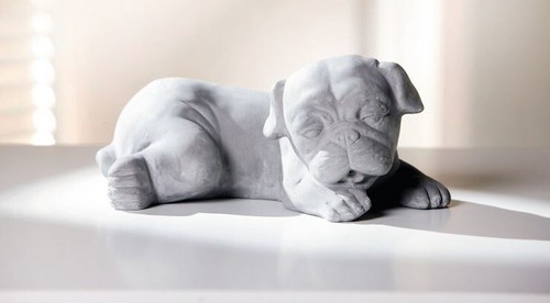 Dekofigur mops hund beton - /,
