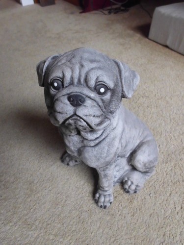 Frostfeste steinfigur mops - mops,