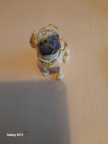 Emaillierte mops figur - emaillierte-mops,