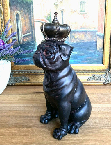 Skulptur mops mit krone hund - mit,