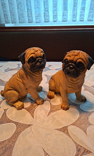 Dekofigur mops hund sitzend - dekofigur,